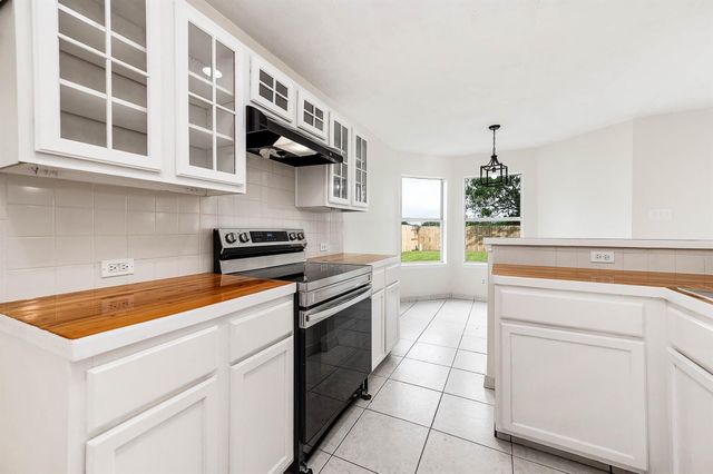 1091 Lasso Court, Alvin, TX 77511