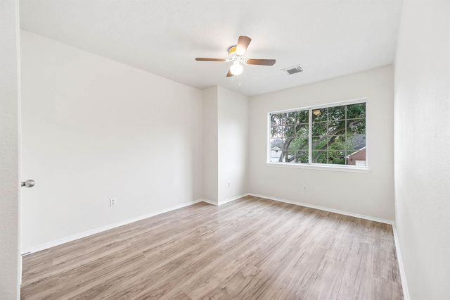 1091 Lasso Court, Alvin, TX 77511