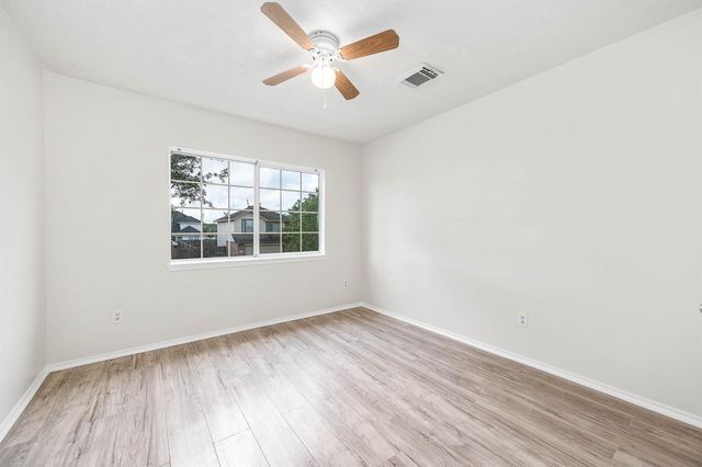 1091 Lasso Court, Alvin, TX 77511