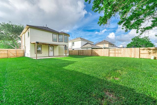 1091 Lasso Court, Alvin, TX 77511