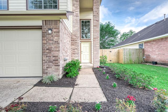 1091 Lasso Court, Alvin, TX 77511