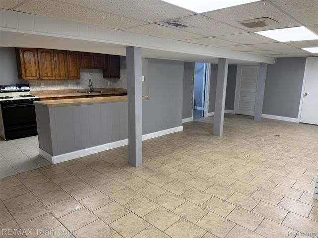 6491 N Silvery Lane, Dearborn Heights, MI 48127