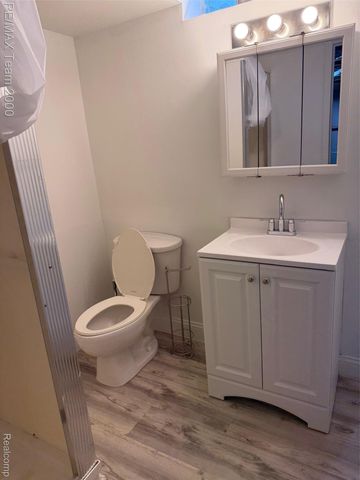 6491 N Silvery Lane, Dearborn Heights, MI 48127