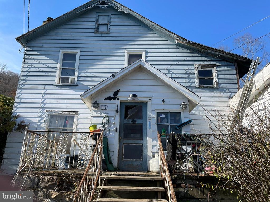 Image 1 of property listing at 41 HILLSIDE DR, Warren, PA 16365