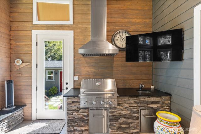 15672 N Deception Shores Drive, Anacortes, WA 98221