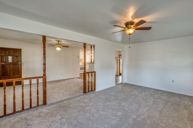 605 W Ash Dr DR, Johnson City, TX 78636