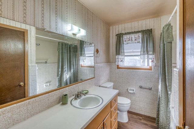 605 W Ash Dr DR, Johnson City, TX 78636