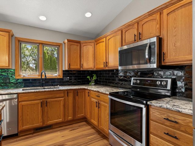 1207 Hummingbird PLACE, Sheboygan Falls, WI 53085