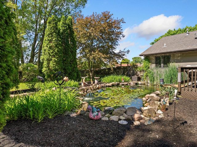 1207 Hummingbird PLACE, Sheboygan Falls, WI 53085