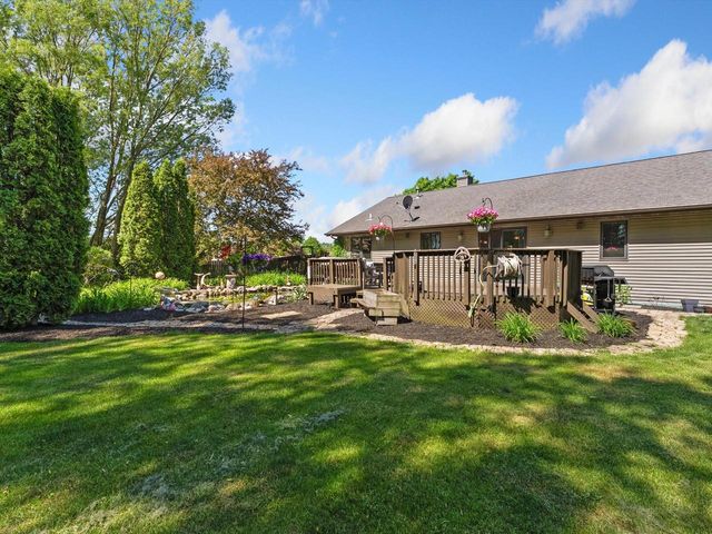1207 Hummingbird PLACE, Sheboygan Falls, WI 53085
