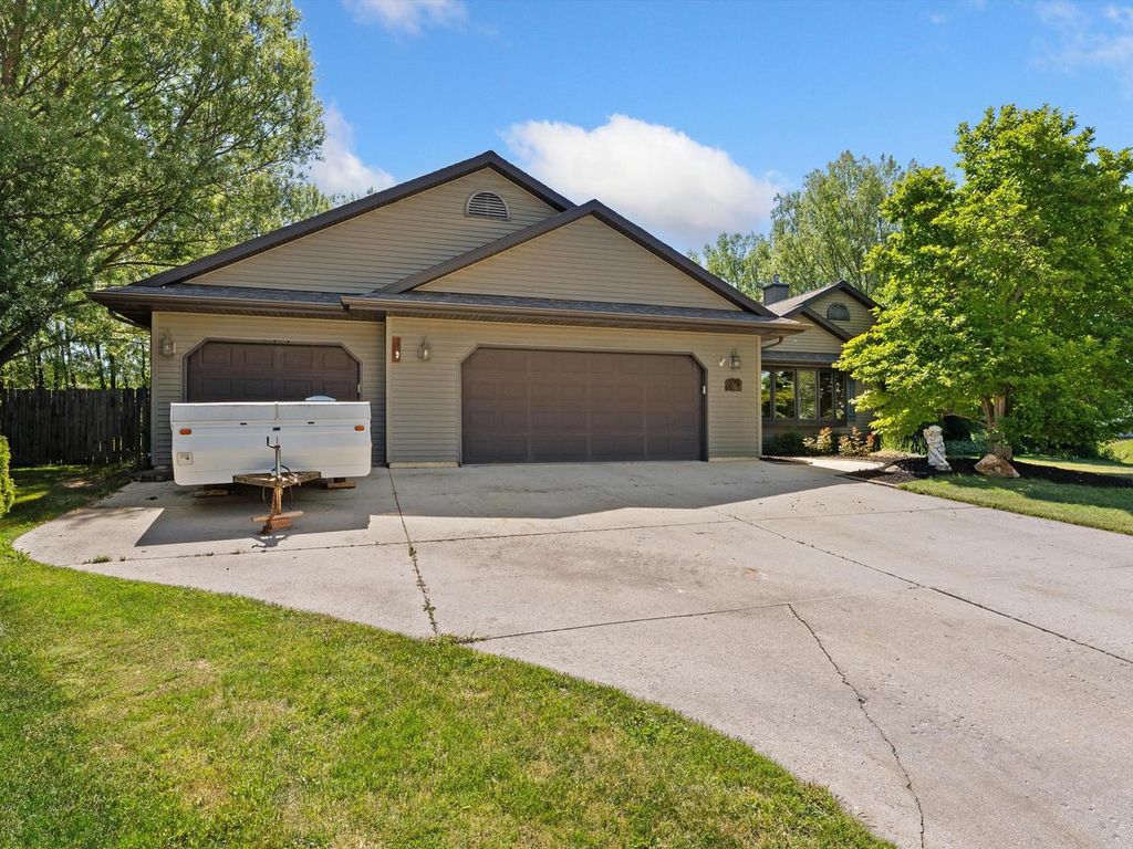 1207 Hummingbird PLACE, Sheboygan Falls, WI 53085