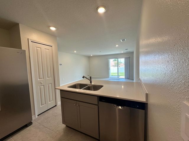 256 SPINDLEWOOD BOULEVARD, Dundee, FL 33838