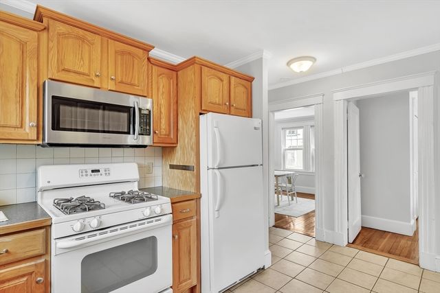 88 Warwick Rd 1, Newton, MA 02465