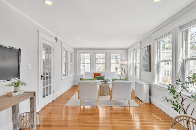 88 Warwick Rd 1, Newton, MA 02465