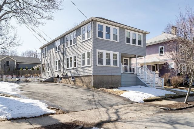 88 Warwick Rd 1, Newton, MA 02465