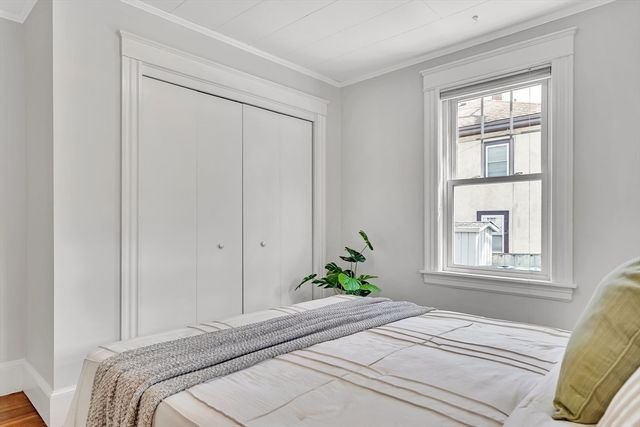 88 Warwick Rd 1, Newton, MA 02465