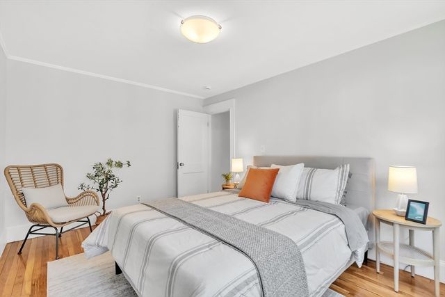 88 Warwick Rd 1, Newton, MA 02465