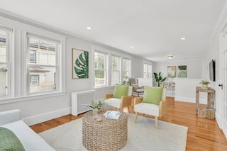 88 Warwick Rd 1, Newton, MA 02465