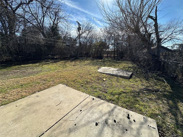 917 NW 8th Street, Grand Prairie, TX 75050