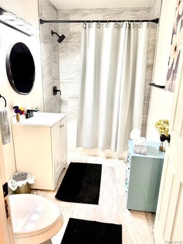 371 Piper Boulevard, Detroit, MI 48215