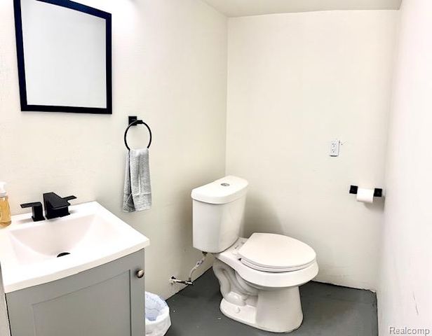 371 Piper Boulevard, Detroit, MI 48215