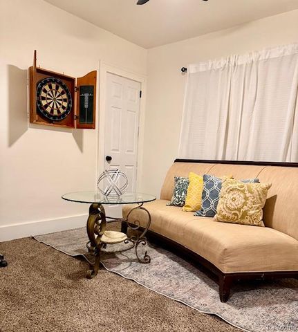 371 Piper Boulevard, Detroit, MI 48215