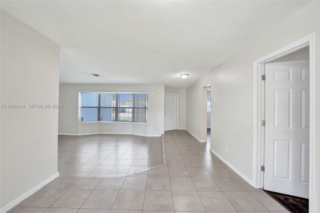 4460 NW 43rd St, Lauderdale Lakes, FL 33319