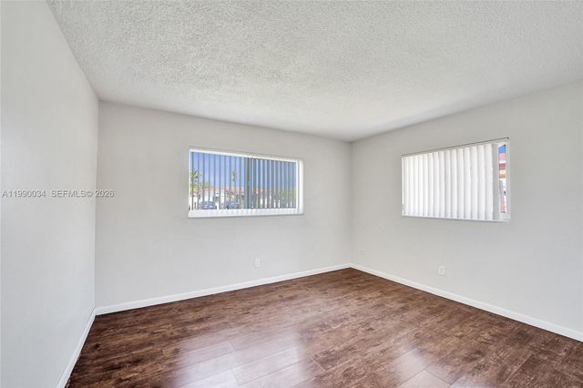 4460 NW 43rd St, Lauderdale Lakes, FL 33319