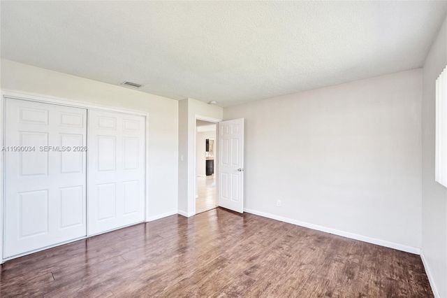 4460 NW 43rd St, Lauderdale Lakes, FL 33319