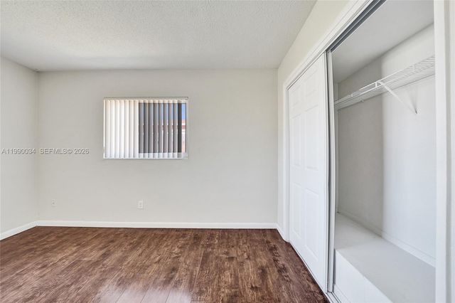 4460 NW 43rd St, Lauderdale Lakes, FL 33319