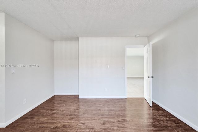 4460 NW 43rd St, Lauderdale Lakes, FL 33319