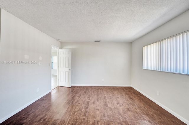 4460 NW 43rd St, Lauderdale Lakes, FL 33319