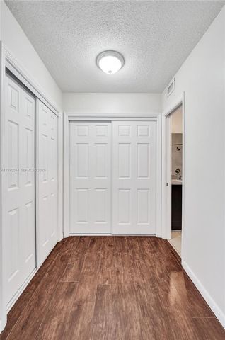 4460 NW 43rd St, Lauderdale Lakes, FL 33319