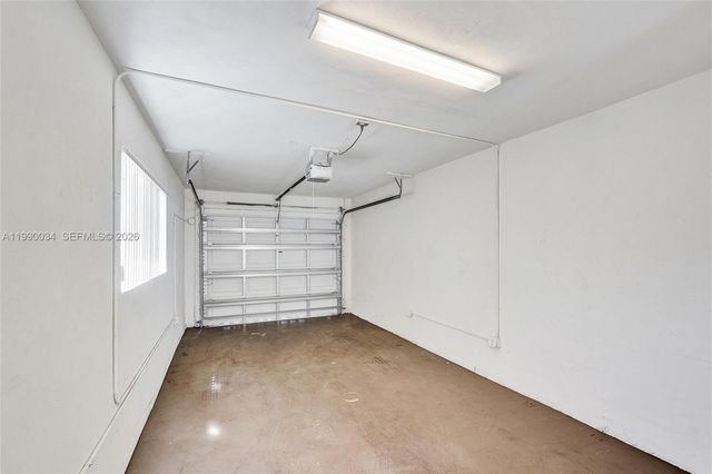 4460 NW 43rd St, Lauderdale Lakes, FL 33319