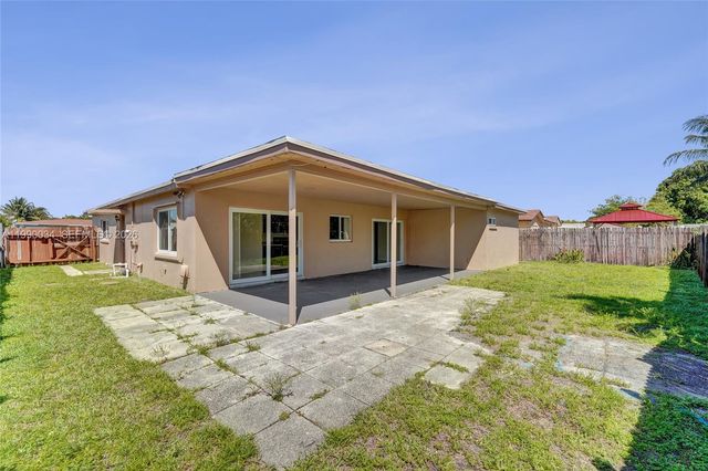 4460 NW 43rd St, Lauderdale Lakes, FL 33319