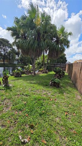 4460 NW 43rd St, Lauderdale Lakes, FL 33319