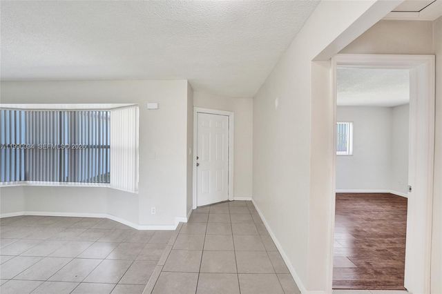 4460 NW 43rd St, Lauderdale Lakes, FL 33319