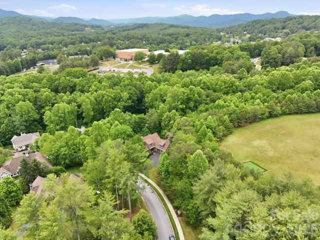 129 Orvis Stone Circle, Biltmore Lake, NC 28715