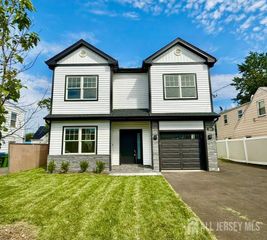 225 Penn Avenue, Edison, NJ 08817