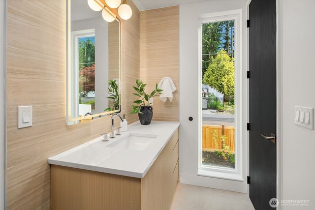 3983 162nd Place SE, Bellevue, WA 98006