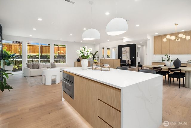 3983 162nd Place SE, Bellevue, WA 98006