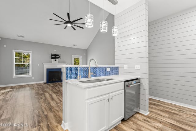 205 Peggys Trace, Sneads Ferry, NC 28460