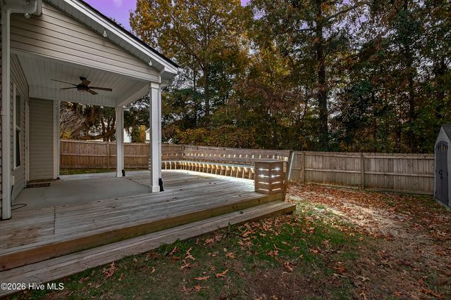 205 Peggys Trace, Sneads Ferry, NC 28460