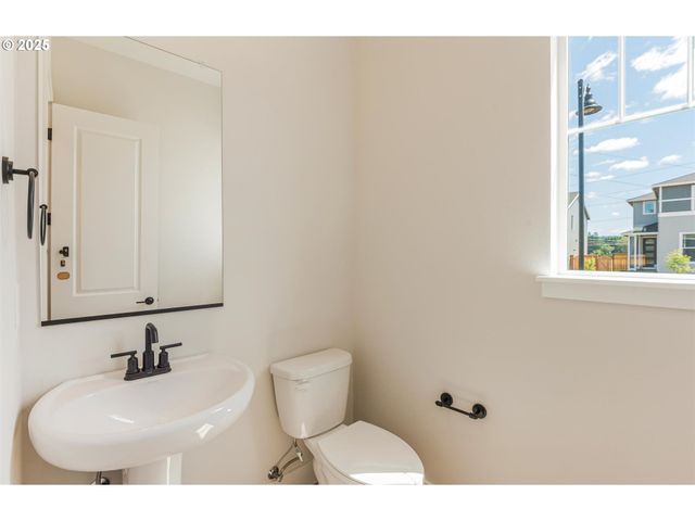 27213 Sw Yarrow Ln, Wilsonville, OR 97070