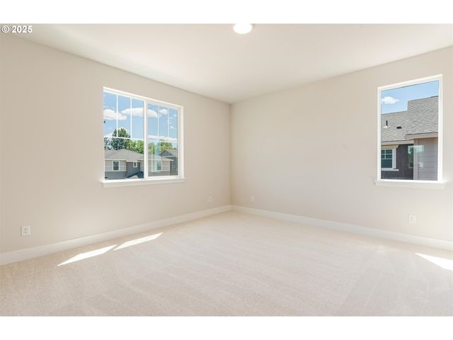 27213 Sw Yarrow Ln, Wilsonville, OR 97070