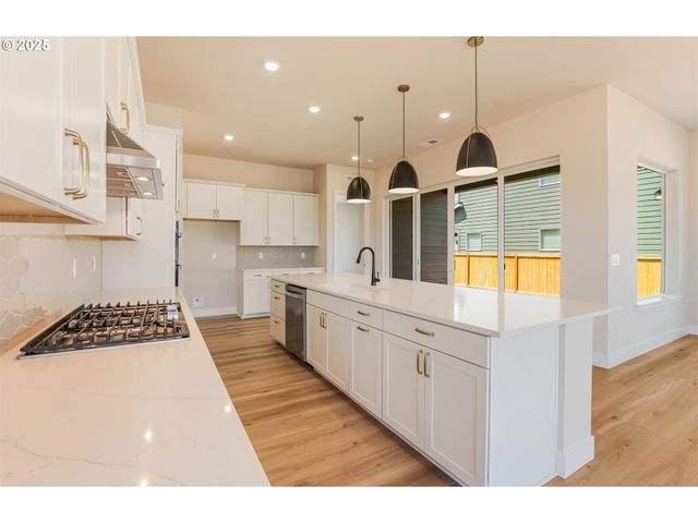 27213 Sw Yarrow Ln, Wilsonville, OR 97070