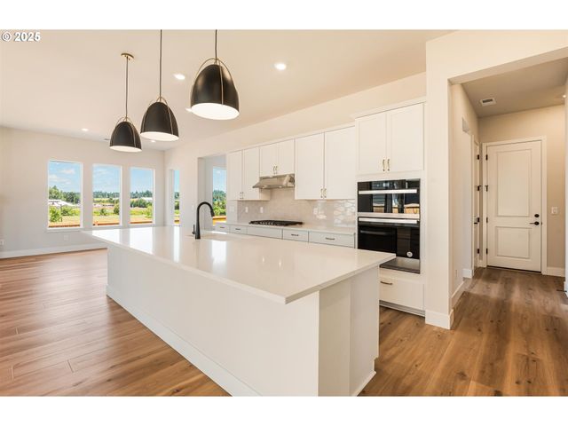 27213 Sw Yarrow Ln, Wilsonville, OR 97070