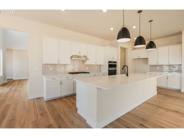 27213 Sw Yarrow Ln, Wilsonville, OR 97070