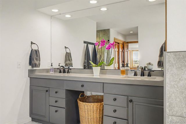 26384 E Otero Drive, Aurora, CO 80016