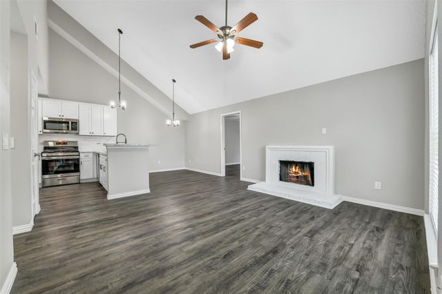 9908 Green Meadow Drive, La Porte, TX 77571